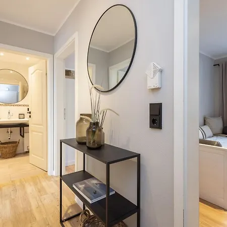 Strandhaus Am Yachthafen 1 *