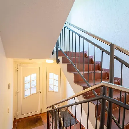 Apartment Strandhaus Am Yachthafen 1 *