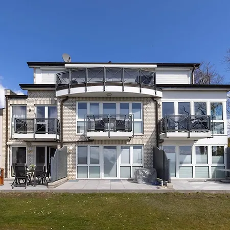 Strandhaus Am Yachthafen 1 Apartment Groemitz