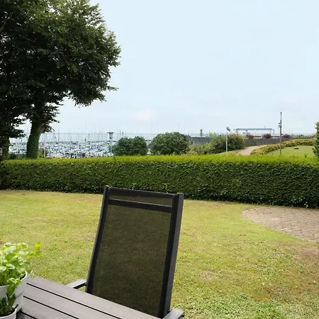 Apartment Strandhaus Am Yachthafen 1 Groemitz